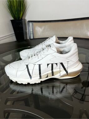 Valentino Garavani VLTN Bounce sneakers in white leather Sz 11